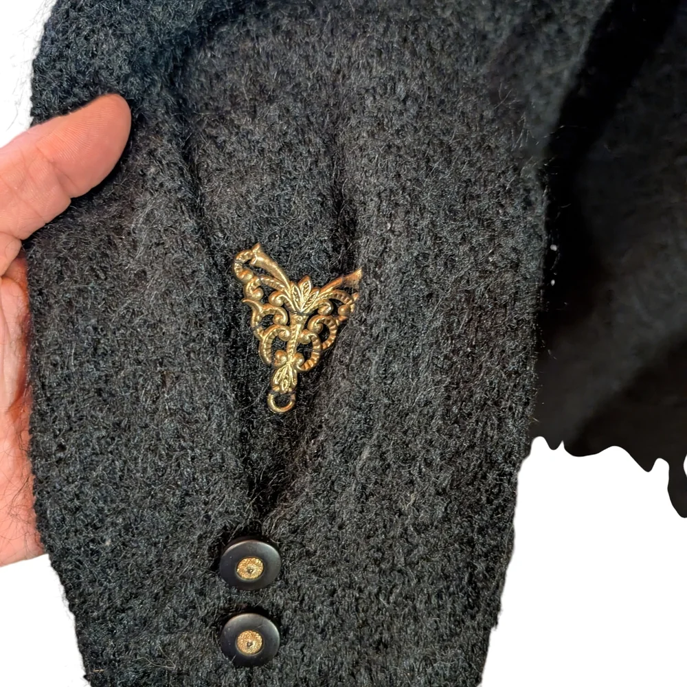 Elegant Black Wool Vest 2/22 $ on selected item - Picture 3 of 5